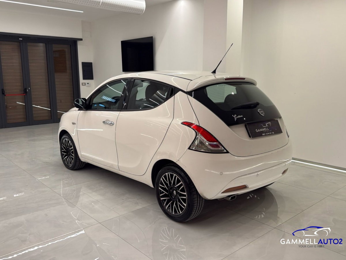 Lancia Ypsilon 1.3 MJT 16V 95 CV 5 porte S&S Silver (8)