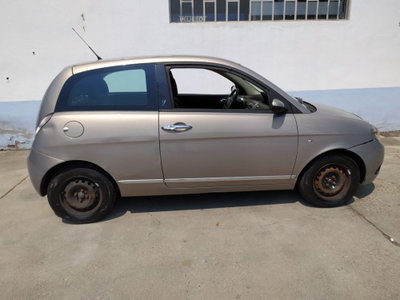 Lancia Ypsilon 1.2 (4)