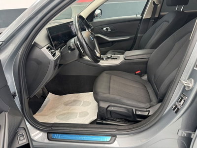 BMW Serie 3 Touring 318d  mhev 48V MSport Pro auto (9)