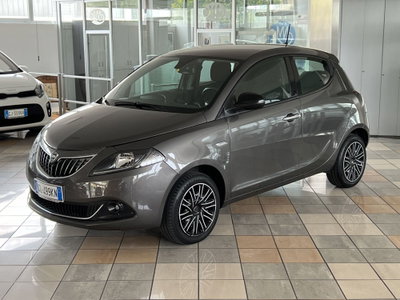 Lancia Ypsilon 1.0 FireFly 5 porte S&S Hybrid Ecochic Gold usata