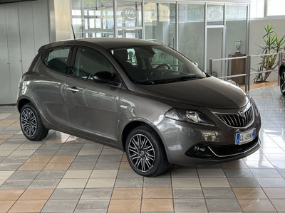 Lancia Ypsilon 1.0 FireFly 5 porte S&S Hybrid Ecochic Gold (2)