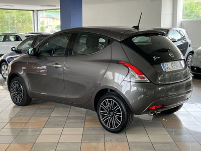 Lancia Ypsilon 1.0 FireFly 5 porte S&S Hybrid Ecochic Gold (3)