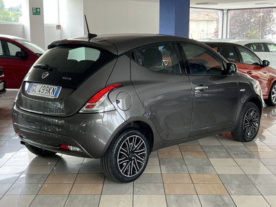 Lancia Ypsilon 1.0 FireFly 5 porte S&S Hybrid Ecochic Gold (4)