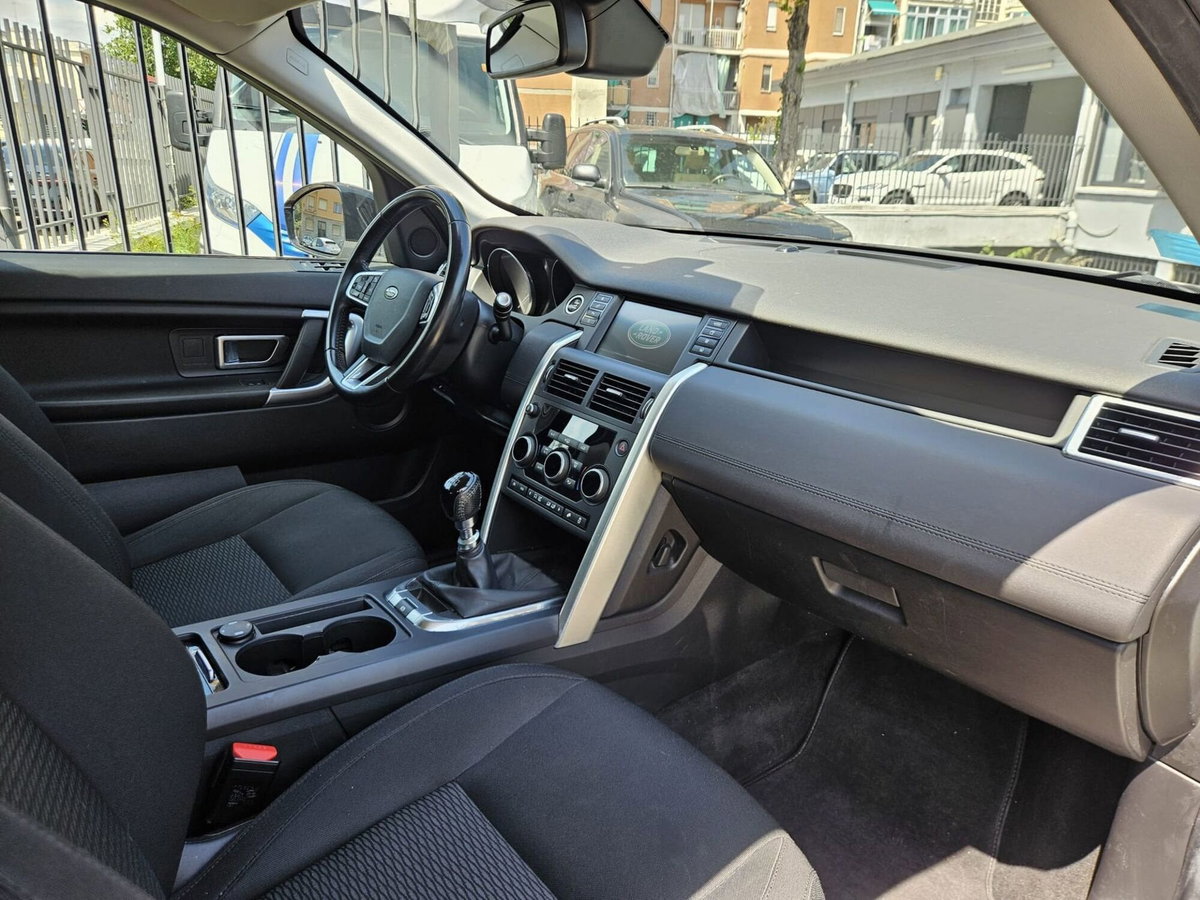 Land Rover Discovery Sport 2.0 TD4 150 CV Pure (10)