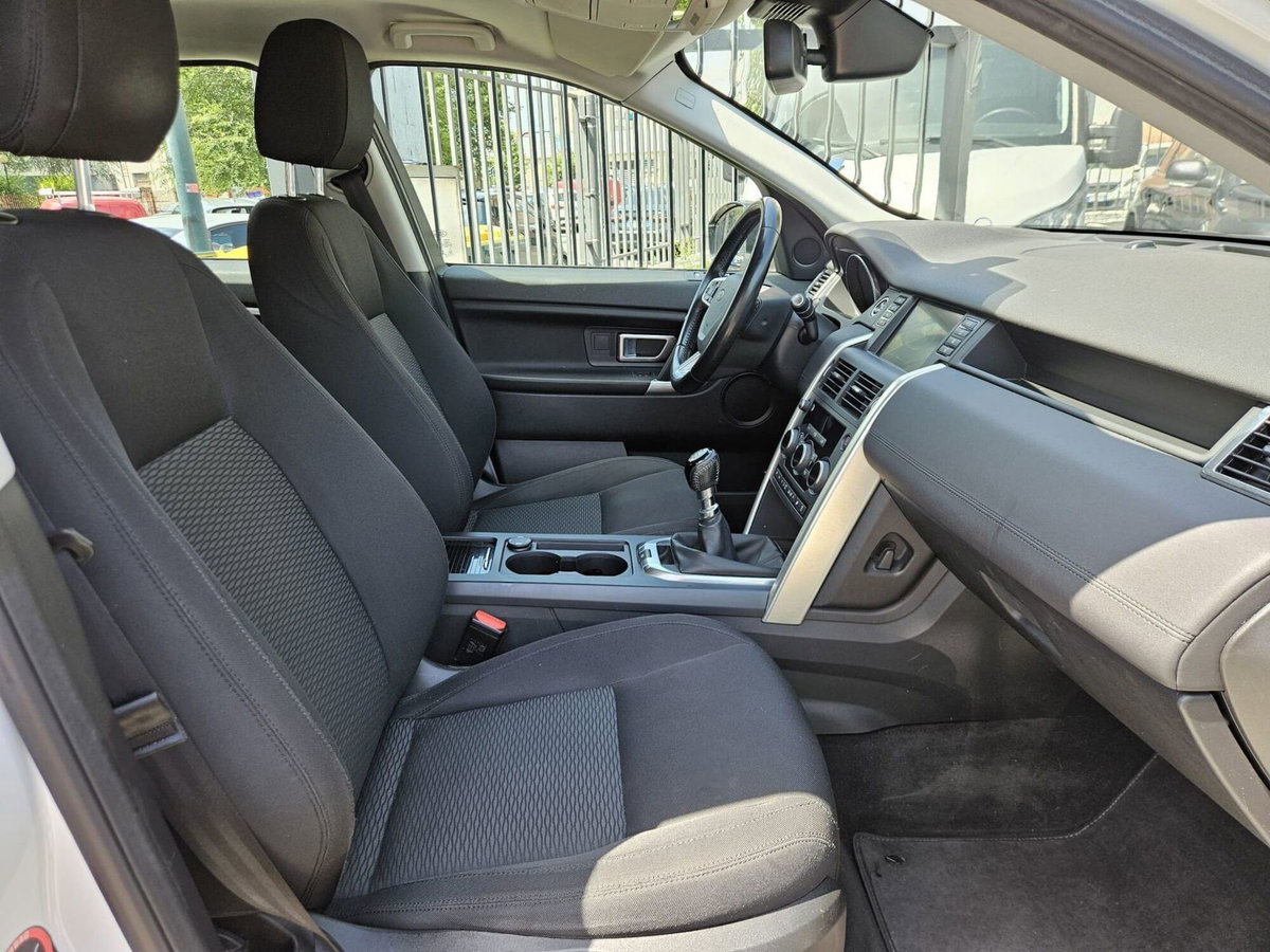 Land Rover Discovery Sport 2.0 TD4 150 CV Pure (11)