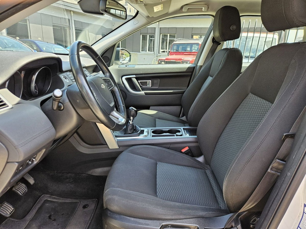 Land Rover Discovery Sport 2.0 TD4 150 CV Pure (8)