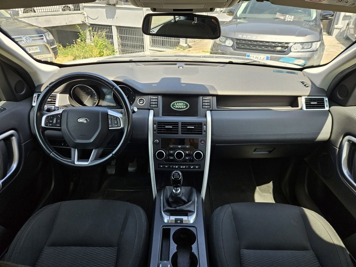 Land Rover Discovery Sport 2.0 TD4 150 CV Pure (9)