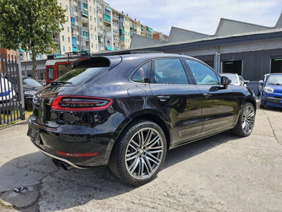 Porsche Macan Turbo (4)