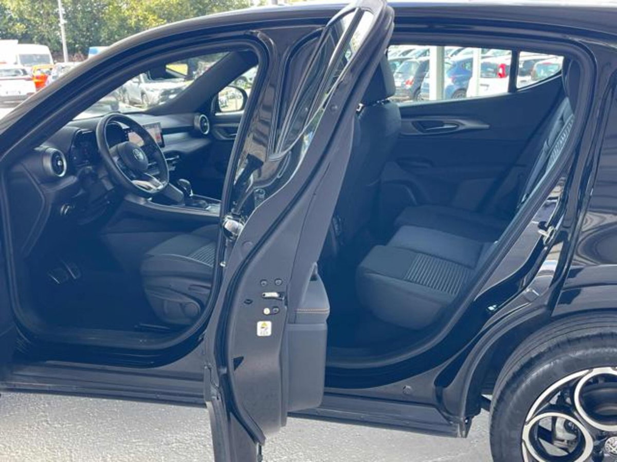 Alfa Romeo Tonale 1.6 Sprint 130cv tct6 (17)