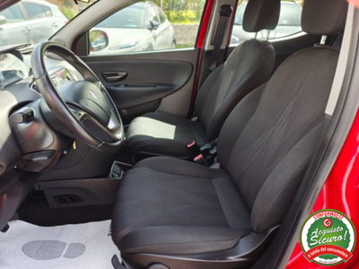 Lancia Ypsilon 1.2 69 CV 5 porte Gold (8)
