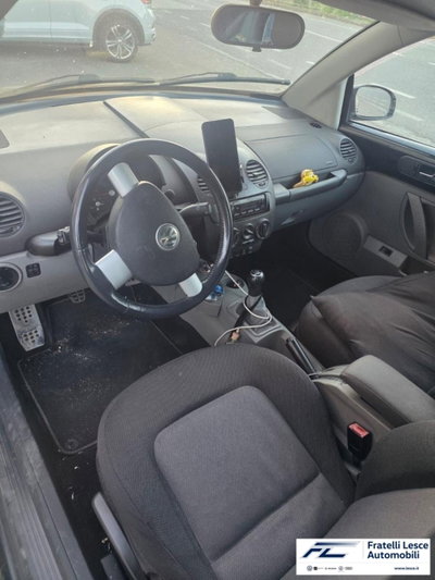 Volkswagen New Beetle Cabrio TDI 105CV (5)