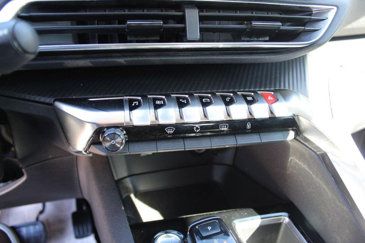 Peugeot 3008 BlueHDi 130 S&S Allure (17)