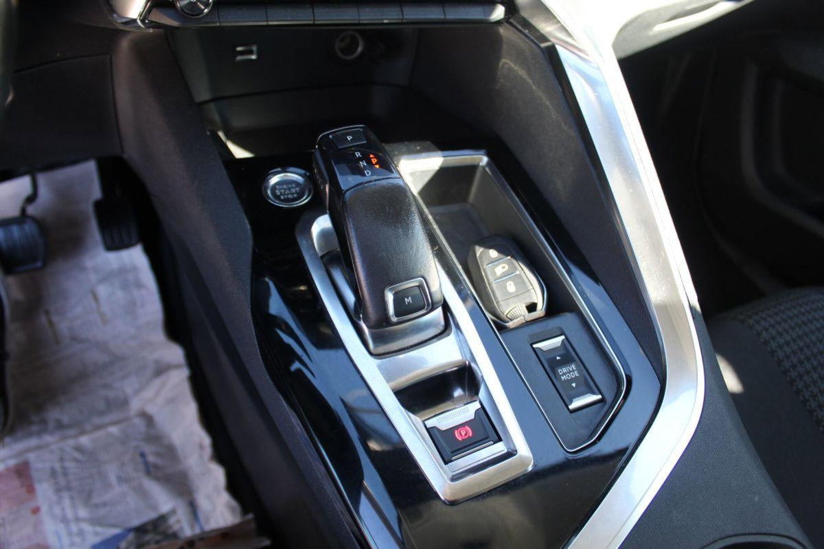 Peugeot 3008 BlueHDi 130 S&S Allure (18)