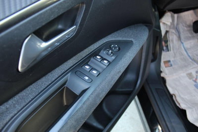 Peugeot 3008 BlueHDi 130 S&S Allure (9)