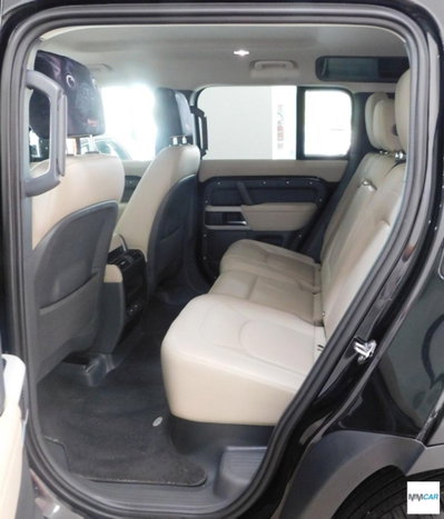 Land Rover Defender 110 3.0D I6 200 CV AWD Auto X-Dynamic S (13)