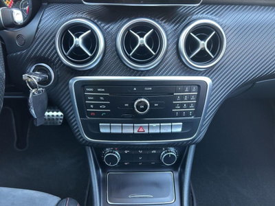 Mercedes-Benz Classe A 200 d Automatic 4Matic Premium (16)