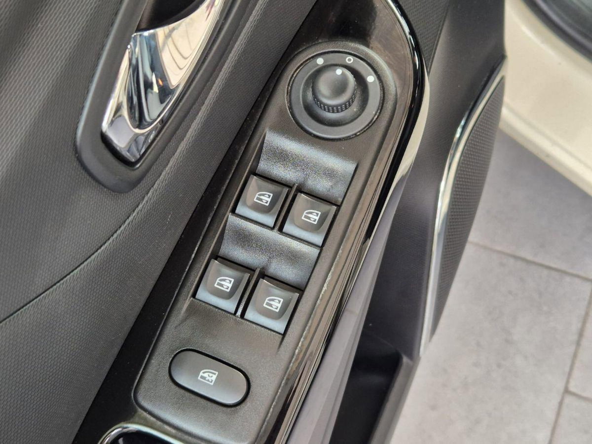 Renault Captur 1.5 dCi 8V 90 CV Start&Stop Energy R-Link (12)