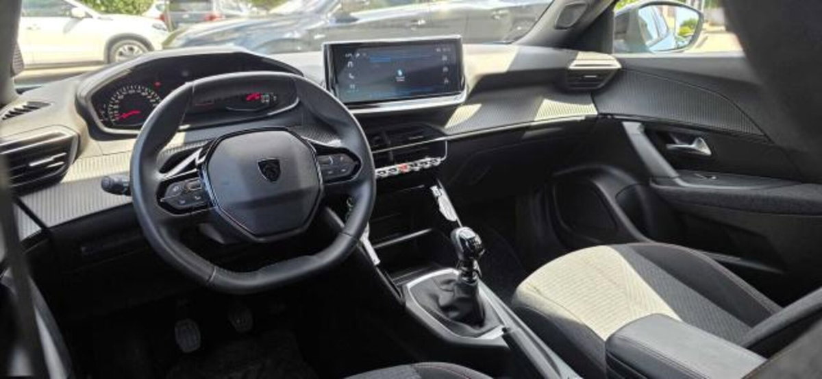 Peugeot 2008 1.2 puretech Active s&s 100cv (12)