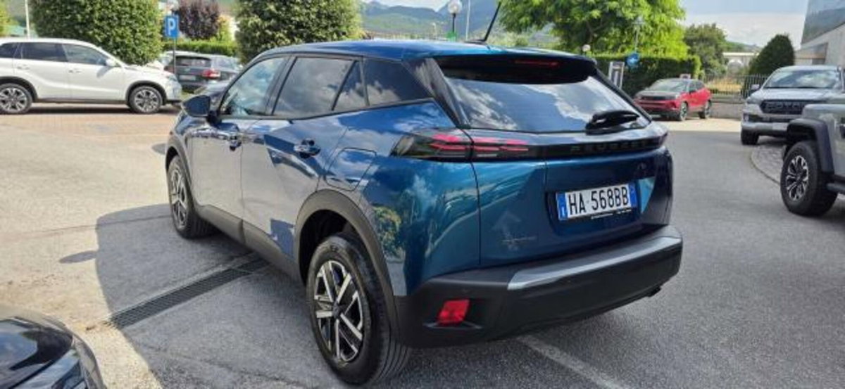 Peugeot 2008 1.2 puretech Active s&s 100cv (2)