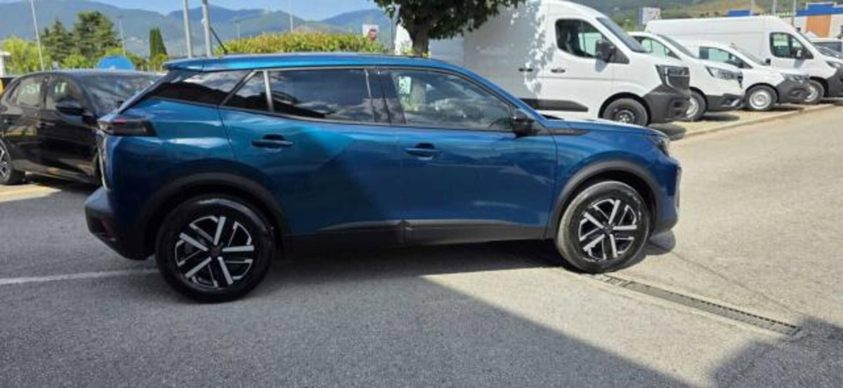 Peugeot 2008 1.2 puretech Active s&s 100cv (3)