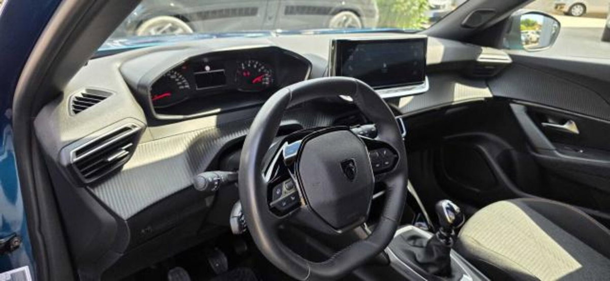 Peugeot 2008 1.2 puretech Active s&s 100cv (4)