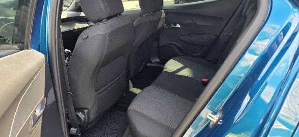 Peugeot 2008 1.2 puretech Active s&s 100cv (9)