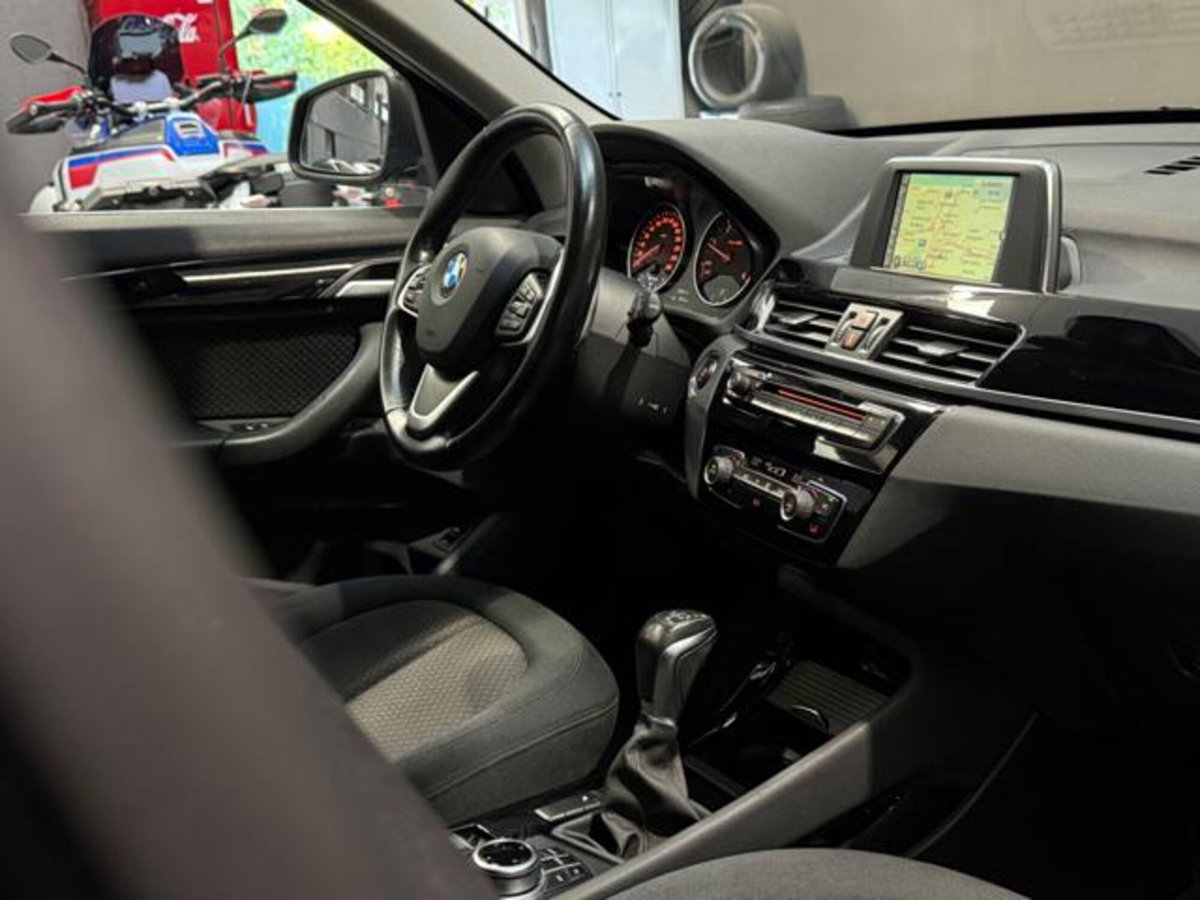 BMW X1 sDrive18d Business (14)