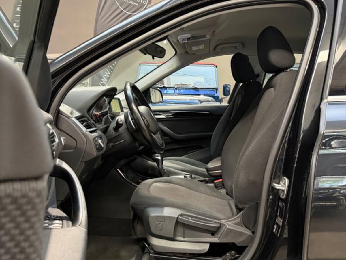 BMW X1 sDrive18d Business (8)