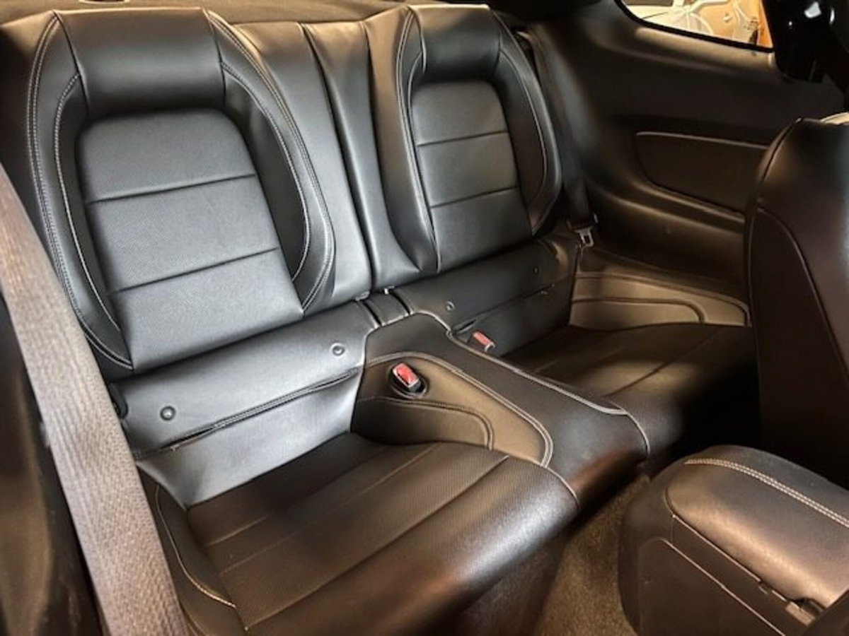 Ford Mustang Coupé Fastback 2.3 EcoBoost (15)