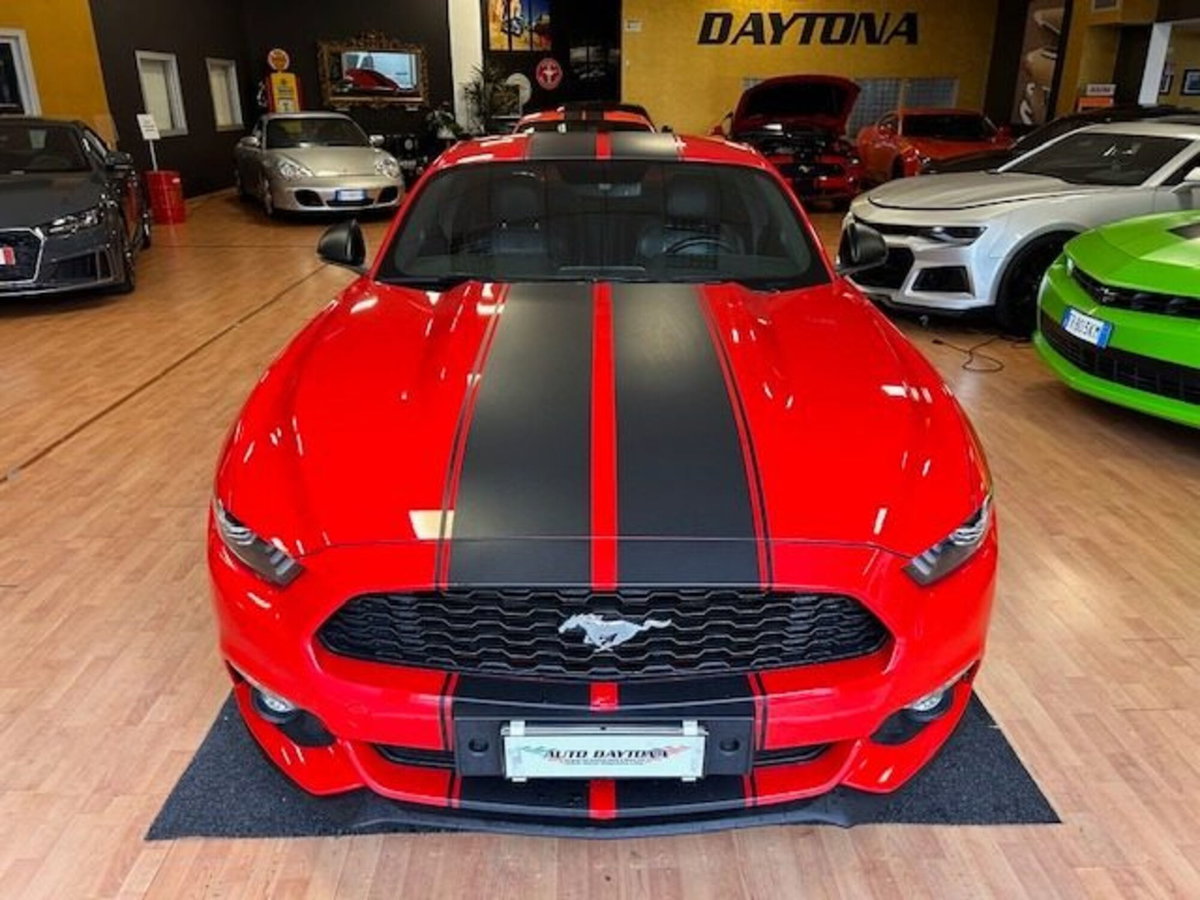 Ford Mustang Coupé Fastback 2.3 EcoBoost (3)