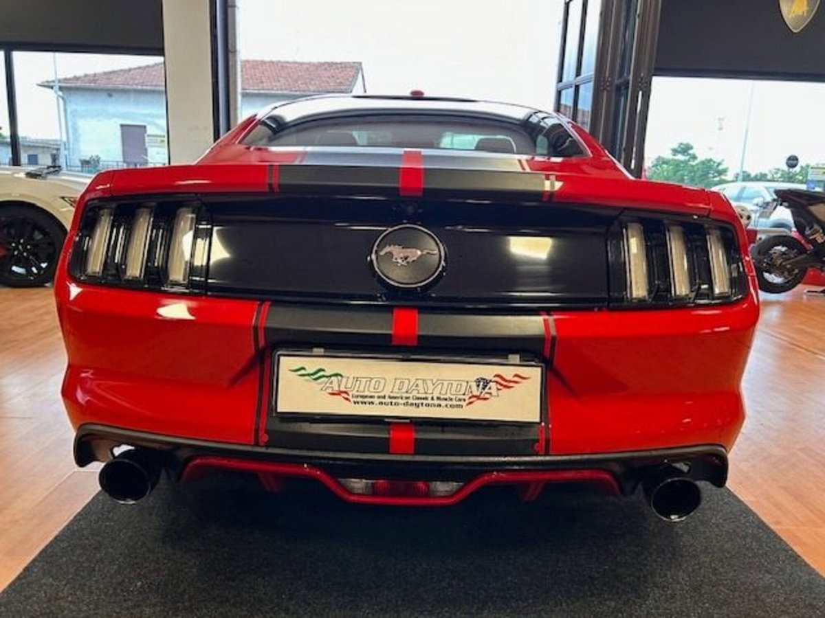 Ford Mustang Coupé Fastback 2.3 EcoBoost (7)
