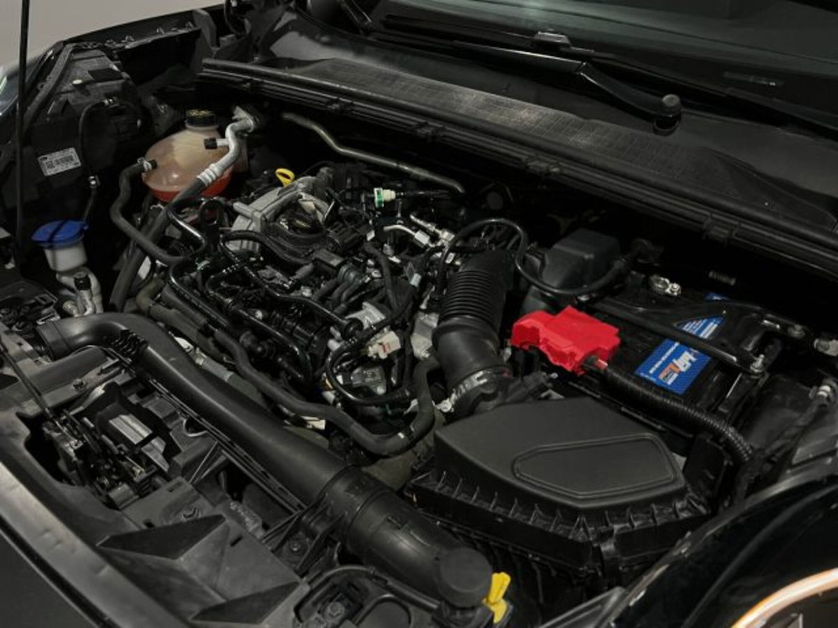 Ford Puma 1.0 EcoBoost Hybrid 125 CV S&S aut. Titanium Design (13)