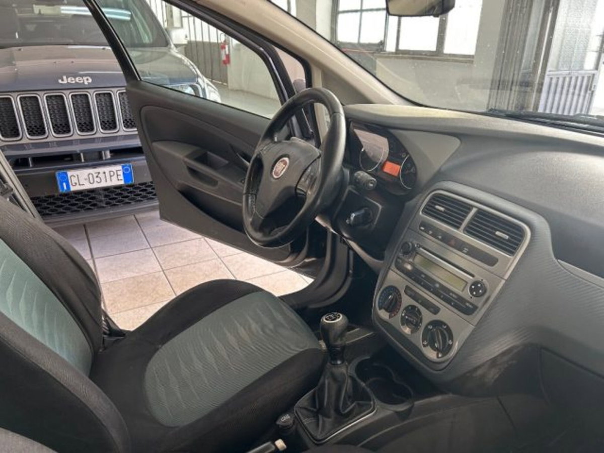 Fiat Grande Punto 1.3 MJT 75 CV 5 porte Dynamic (11)