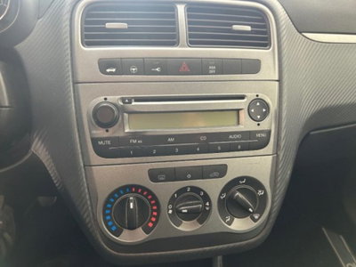 Fiat Grande Punto 1.3 MJT 75 CV 5 porte Dynamic (14)