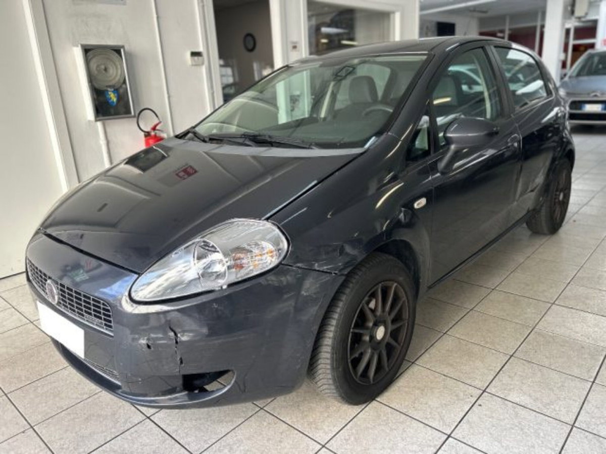 Fiat Grande Punto 1.3 MJT 75 CV 5 porte Dynamic (2)