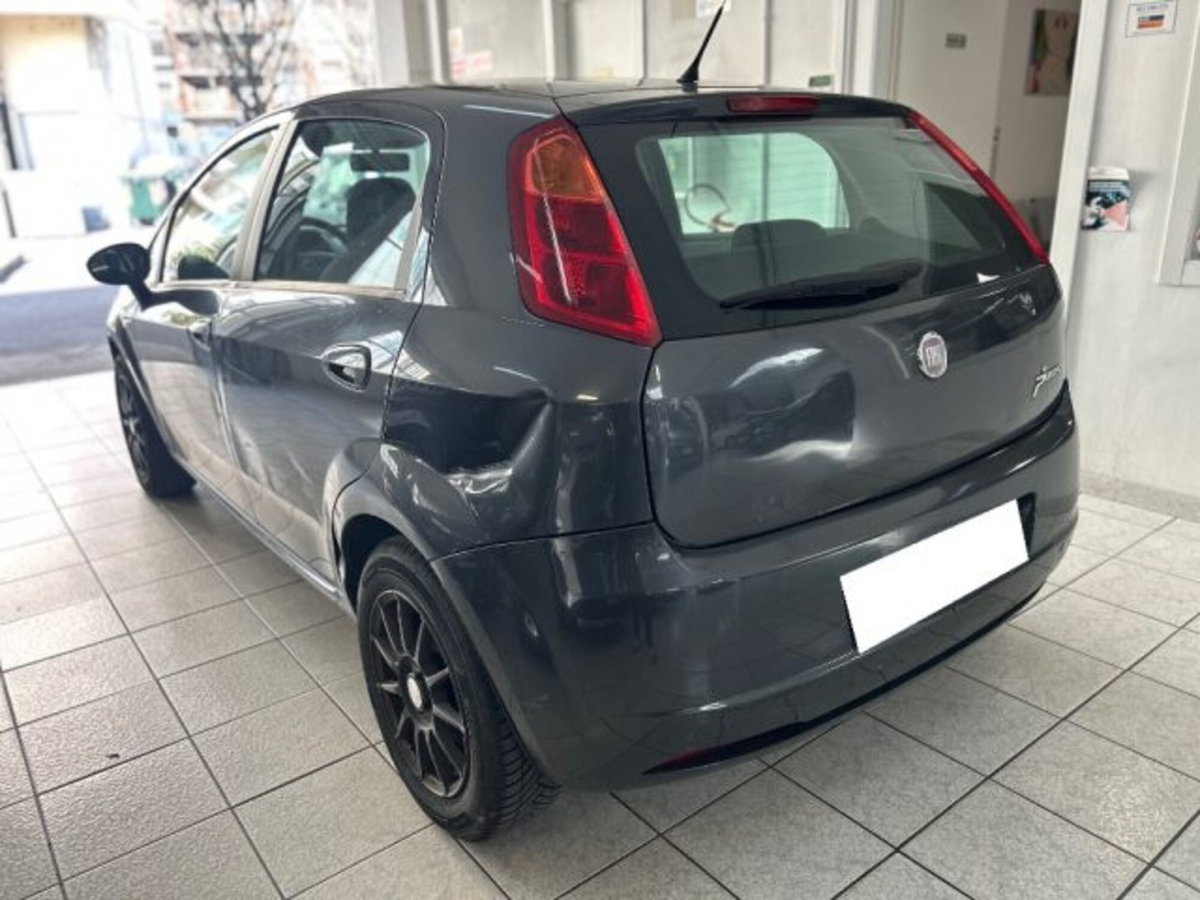 Fiat Grande Punto 1.3 MJT 75 CV 5 porte Dynamic (4)