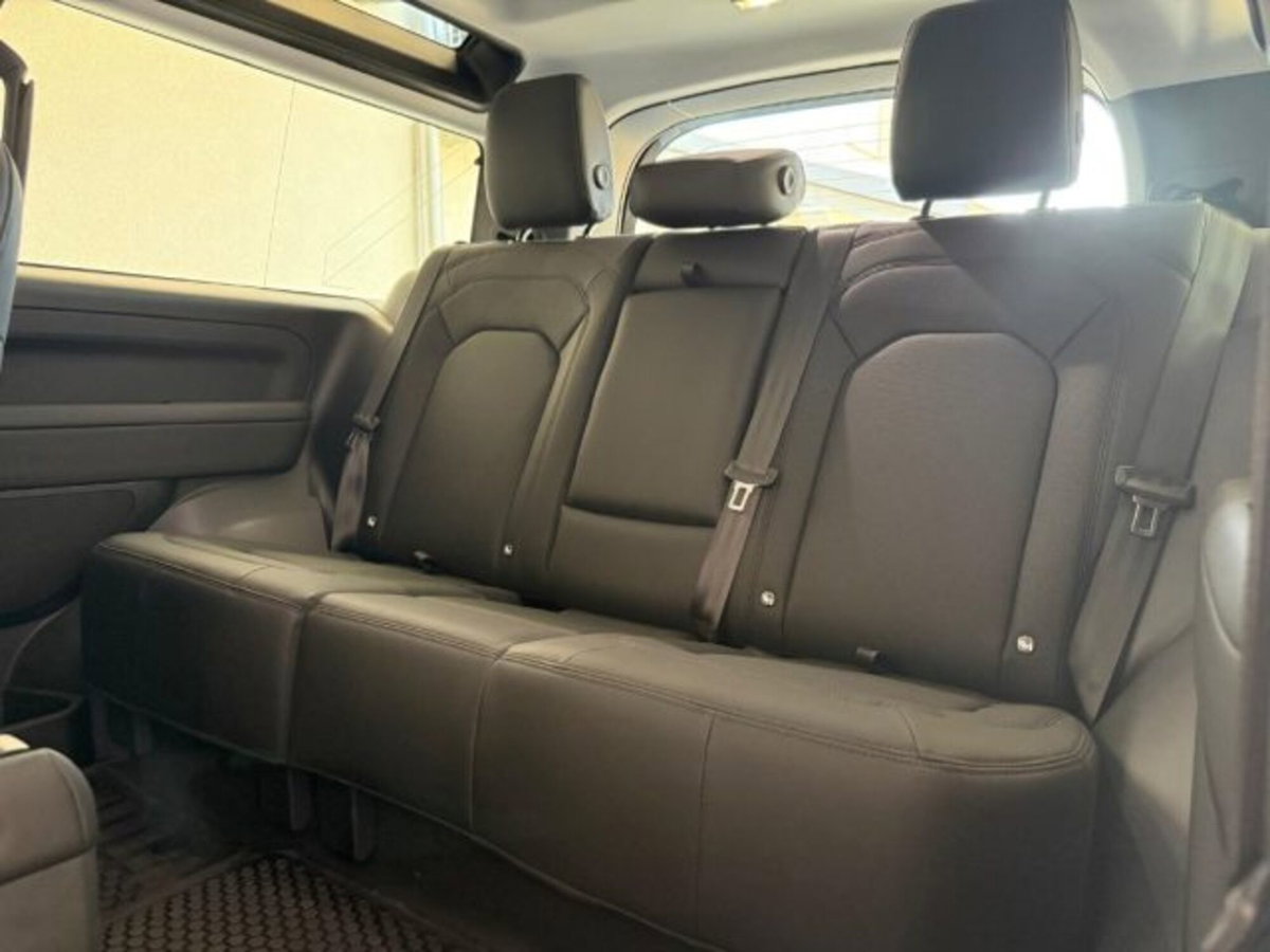 Land Rover Defender 90 3.0D I6 200 CV AWD Auto X-Dynamic S (8)