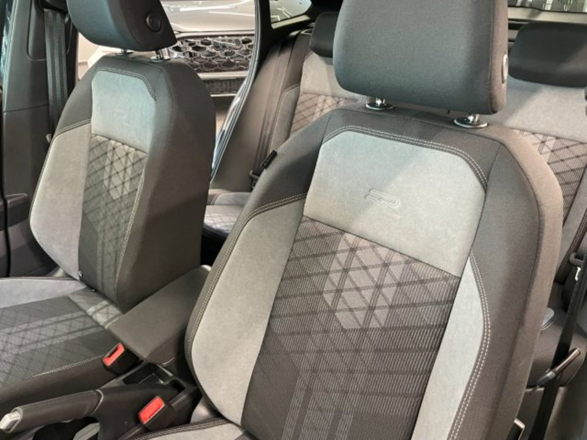 Volkswagen Taigo 1.0 tsi R-Line 115cv (11)