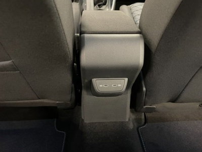 Volkswagen Taigo 1.0 tsi R-Line 115cv (12)