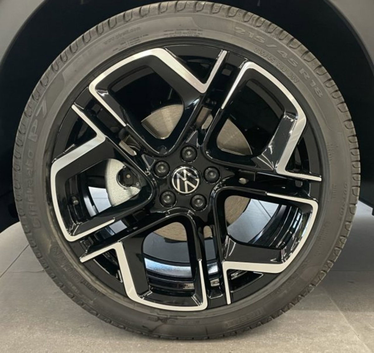 Volkswagen Taigo 1.0 tsi R-Line 115cv (20)