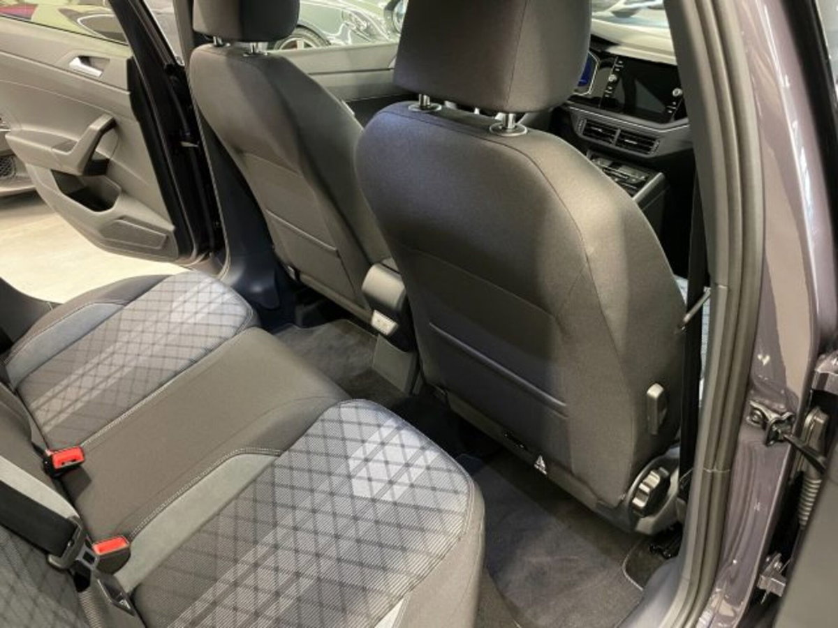 Volkswagen Taigo 1.0 tsi R-Line 115cv (7)
