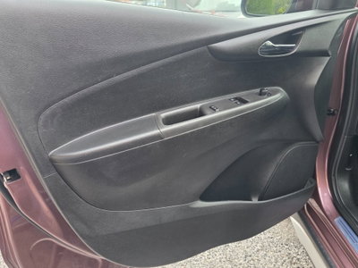 Opel Karl Rocks 1.0 73 CV (3)
