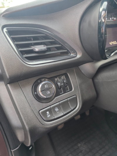 Opel Karl Rocks 1.0 73 CV (9)