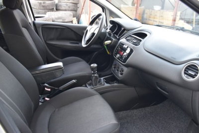 Fiat Punto 1.2 8V 5 porte Lounge (14)