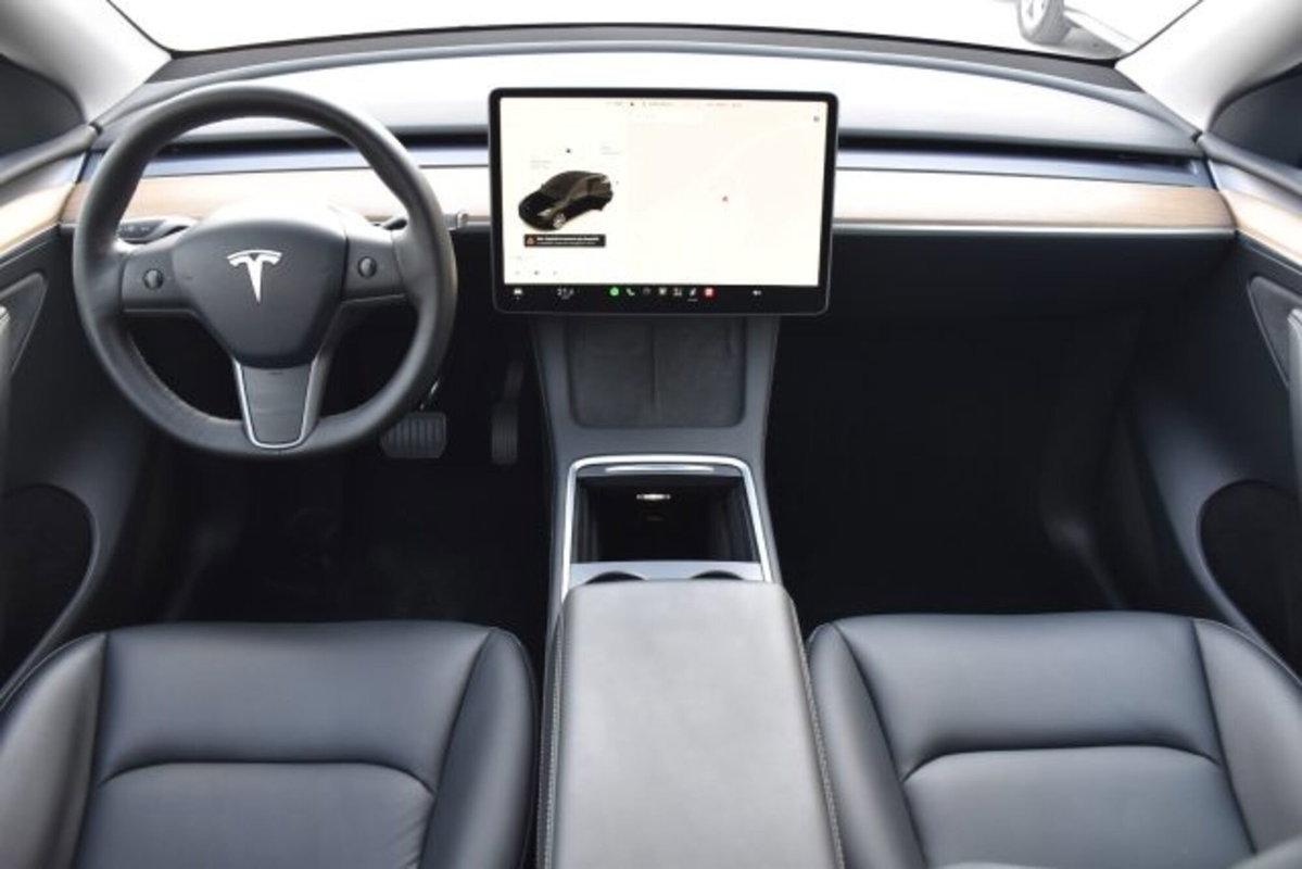 Tesla Model Y Long Range Dual Motor awd (7)