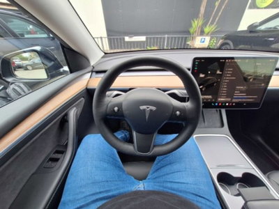Tesla Model Y Long Range Dual Motor awd (8)