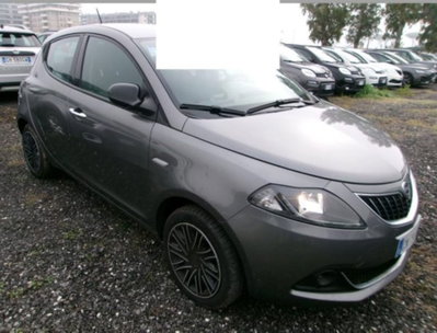 Lancia Ypsilon 1.0 FireFly 5 porte S&S Hybrid Ecochic Gold (2)