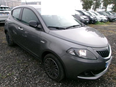 Lancia Ypsilon 1.0 FireFly 5 porte S&S Hybrid Ecochic Gold (3)