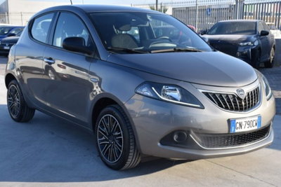 Lancia Ypsilon 1.0 FireFly 5 porte S&S Hybrid Ecochic Gold (3)