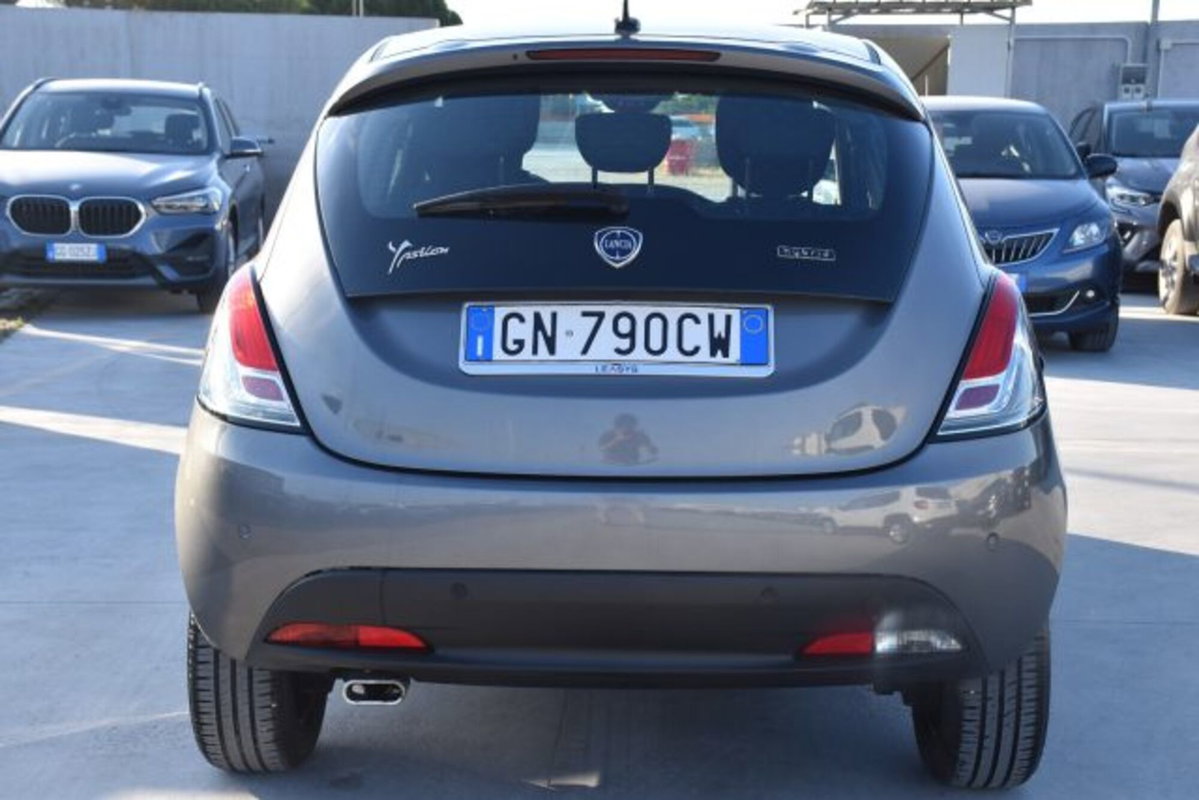 Lancia Ypsilon 1.0 FireFly 5 porte S&S Hybrid Ecochic Gold (5)